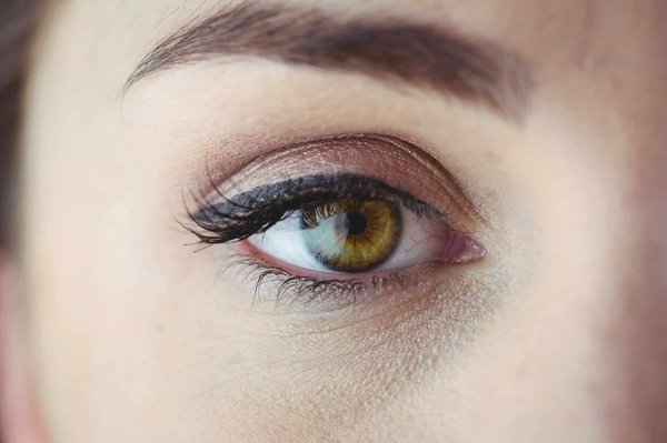 Les secrets du Khôl Al Ithmid noir pour une vue claire et nette